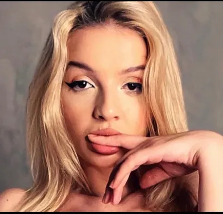 OnlyFans cuenta alicestefanyy header 2