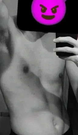 OnlyFans cuenta spanish_hotboy avatar 1
