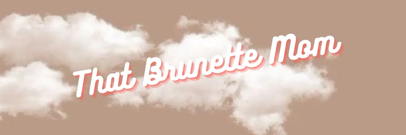 OnlyFans cuenta thatbrunettemom header 2