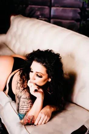 OnlyFans cuenta lovely-liberty header 2
