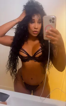 OnlyFans cuenta honeyclaudia header 2