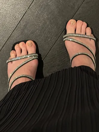 OnlyFans cuenta prettyfootzies header 2