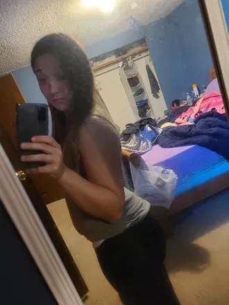 OnlyFans cuenta prettylilvixen22 avatar 1