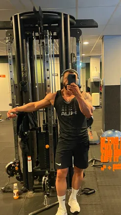 OnlyFans account  papi_mo header 2