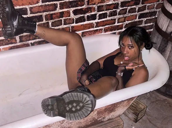 OnlyFans cuenta novawoods246 header 2