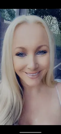 OnlyFans account  thefamousmommy2 avatar 1