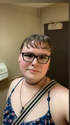 OnlyFans account  izzymania avatar 1