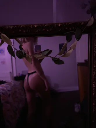 OnlyFans cuenta bumbl3b00ty header 2