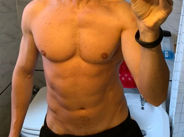 OnlyFans cuenta leo_ricci header 2