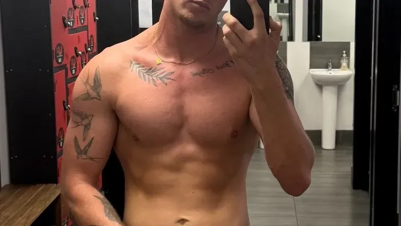 OnlyFans cuenta axelgetswildfree header 2