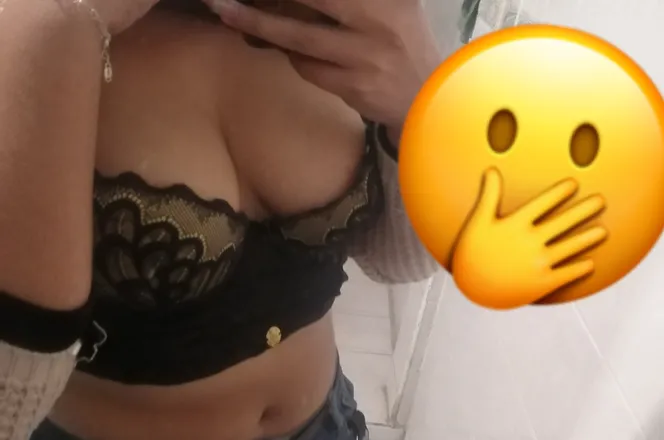 OnlyFans account  linda2411 header 2