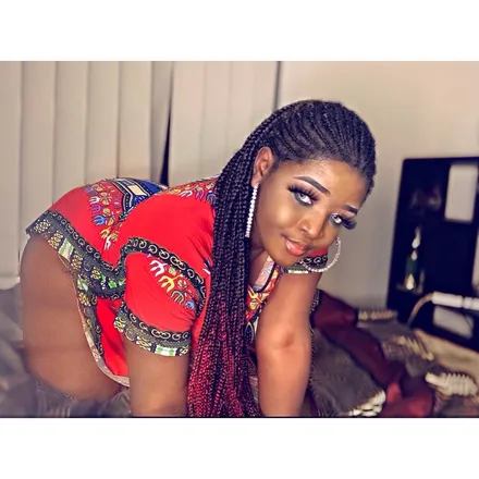 OnlyFans cuenta blackcherryxoxo header 2
