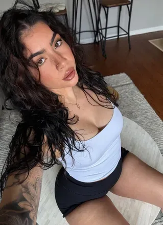 OnlyFans cuenta aakari avatar 1