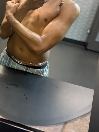 OnlyFans cuenta numba4 header 2