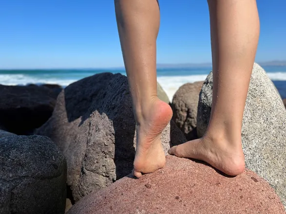 OnlyFans account  feetinthebeachgirl header 2