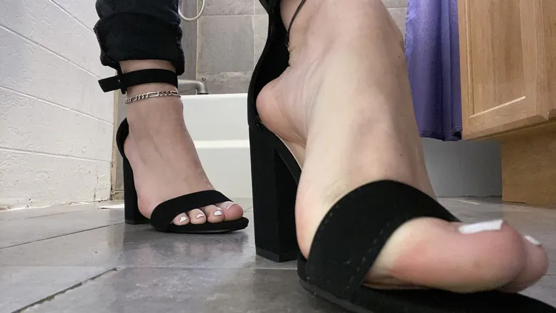 OnlyFans cuenta scum_feets header 2