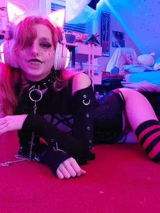 OnlyFans cuenta edgykittykat header 2
