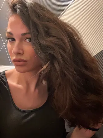 OnlyFans cuenta yoly_torre_93 header 1