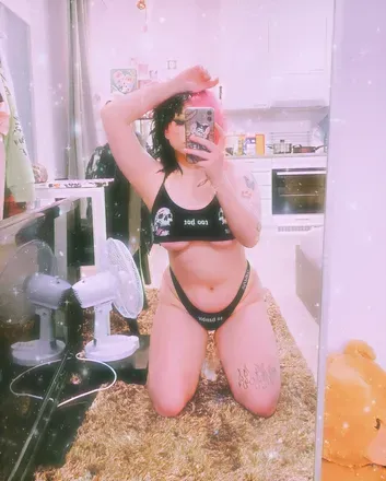 OnlyFans cuenta prettypoison_ avatar 1