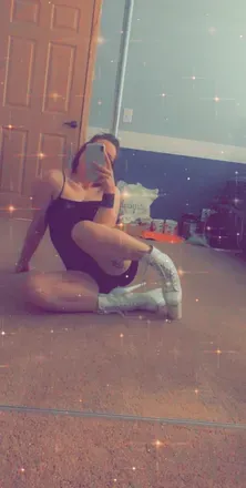 OnlyFans account  orbiting_olive avatar 1