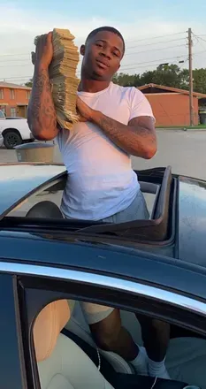 OnlyFans cuenta i_hustle11 header 2