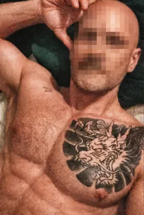 OnlyFans account  long.shot avatar 1