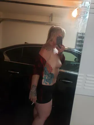 OnlyFans of beautifully_sacred_red_s