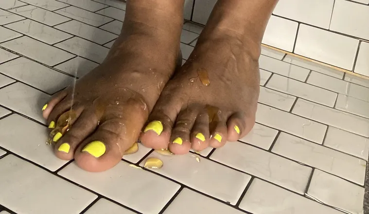 OnlyFans cuenta tastytoesforyou2 header 2