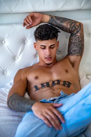 OnlyFans cuenta johnypvt header 2