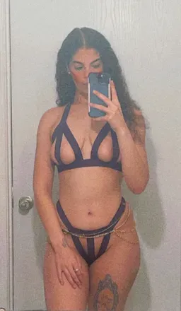OnlyFans account  queenthickums avatar 1