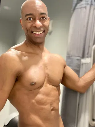 OnlyFans cuenta nudeguyyoga avatar 1