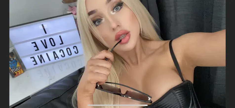 OnlyFans cuenta ellaross header 2
