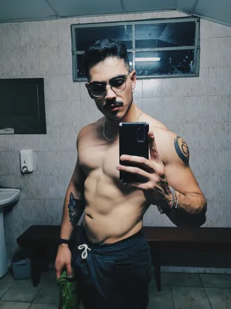 OnlyFans of leandroleonelm