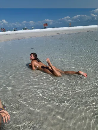 OnlyFans cuenta clairethompsonn header 2