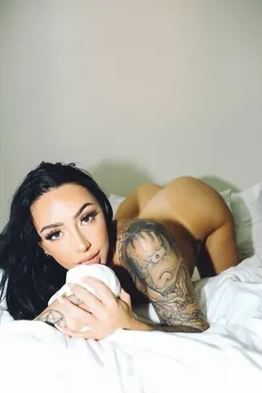 OnlyFans cuenta yourtattooedgf header 2