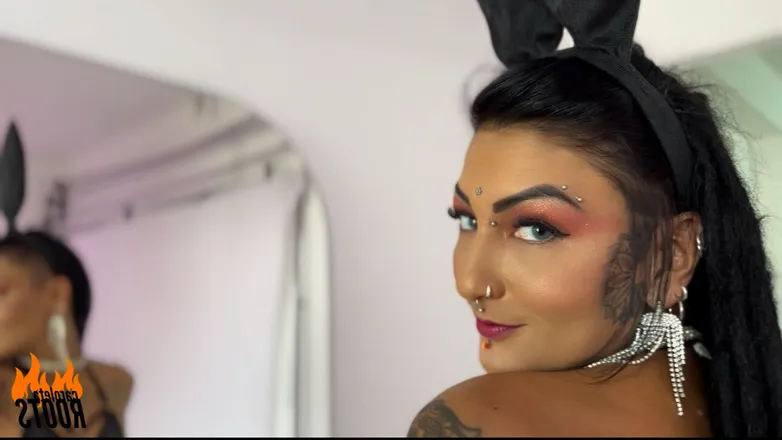 OnlyFans cuenta caroletaroots header 2