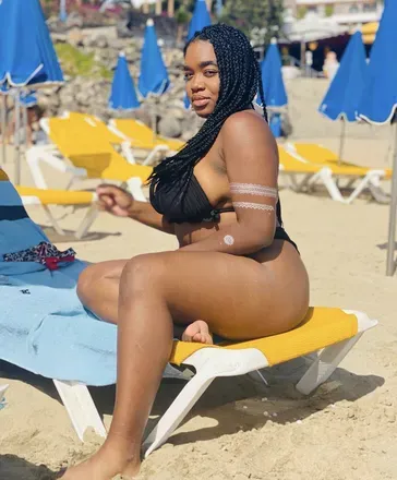 OnlyFans cuenta arianna2430 header 2