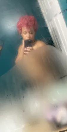 OnlyFans cuenta lovesvee header 2