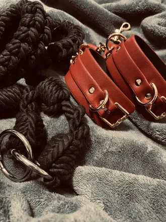 OnlyFans account  xxxkinky_couple header 2