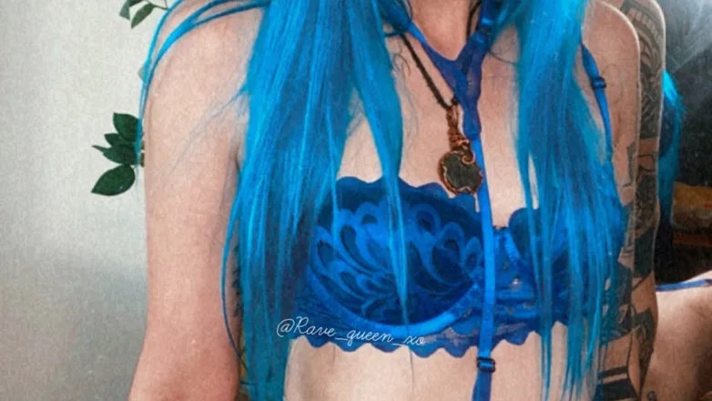 OnlyFans cuenta rave_queen_xo header 2