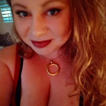 OnlyFans cuenta redheadedtrouble header 2