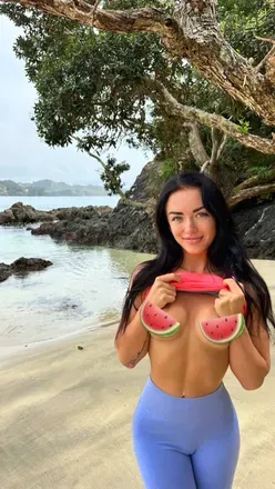 OnlyFans cuenta zuzutravels avatar 1