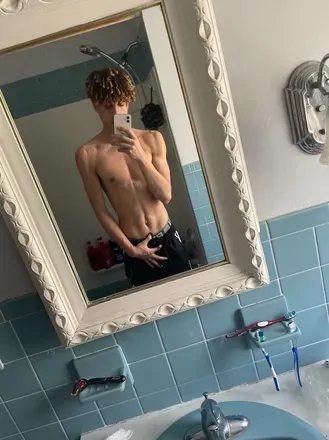 OnlyFans cuenta isaiah00111 header 2