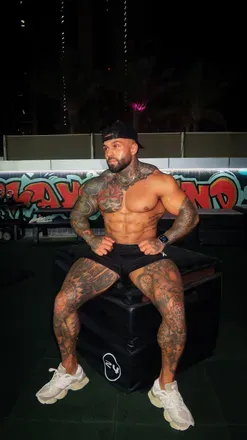 OnlyFans cuenta troyzworld avatar 1