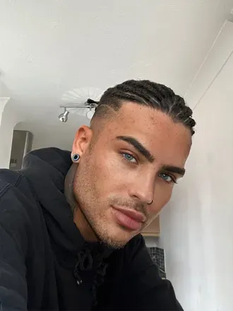 OnlyFans account  drew95x avatar 1