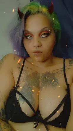 OnlyFans cuenta mizzmfnicki420 avatar 1