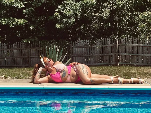 OnlyFans cuenta strawberrybl0ndie header 2