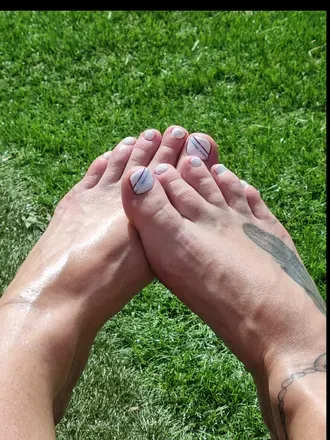 OnlyFans cuenta queensolelyyours header 2