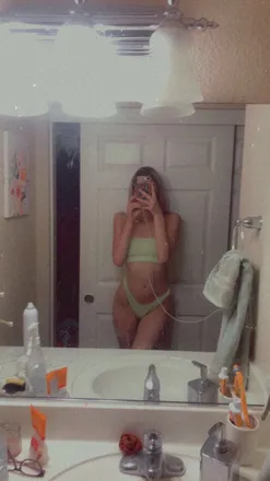 OnlyFans account  blondehottiexoxo header 2