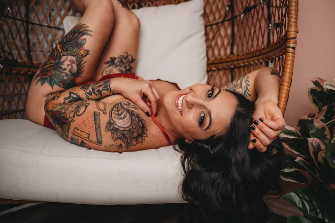 OnlyFans cuenta middaywednesday header 2